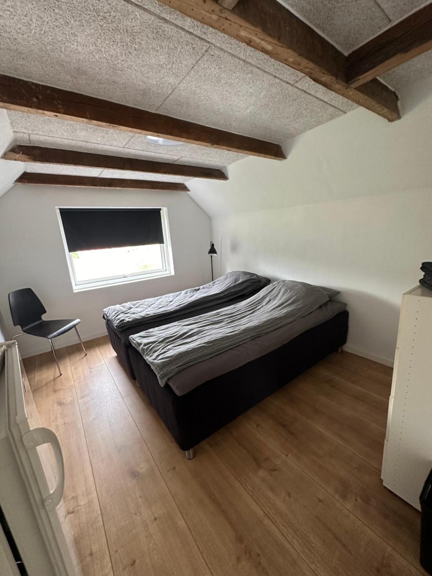 Den Gamel Togstation Hostel Give Bagian luar foto