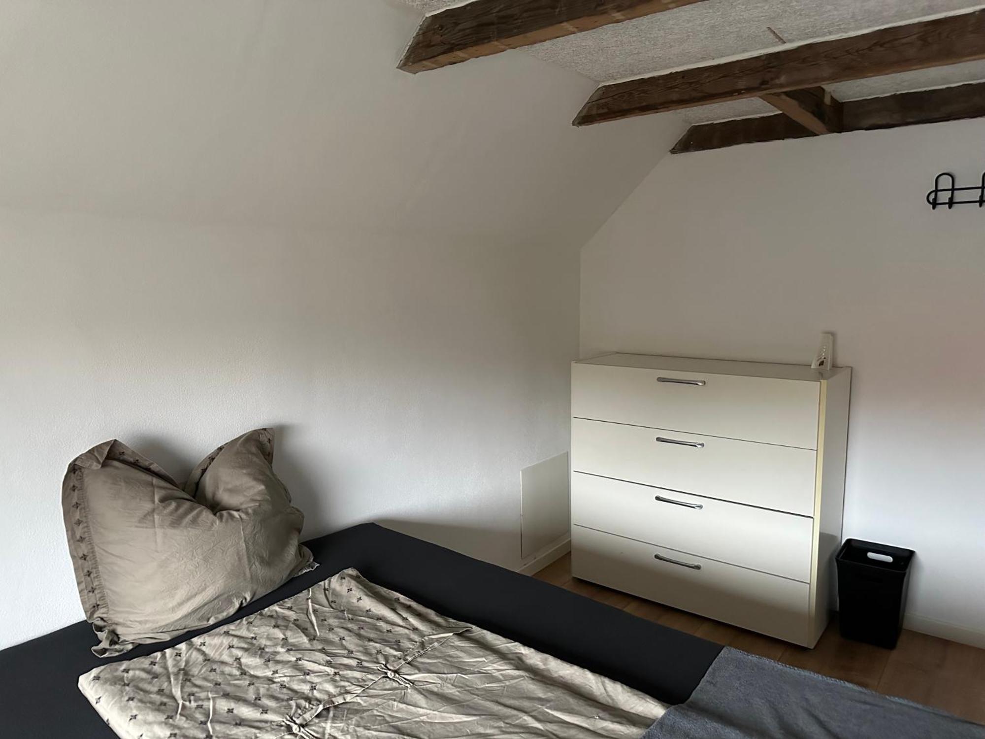 Den Gamel Togstation Hostel Give Bagian luar foto