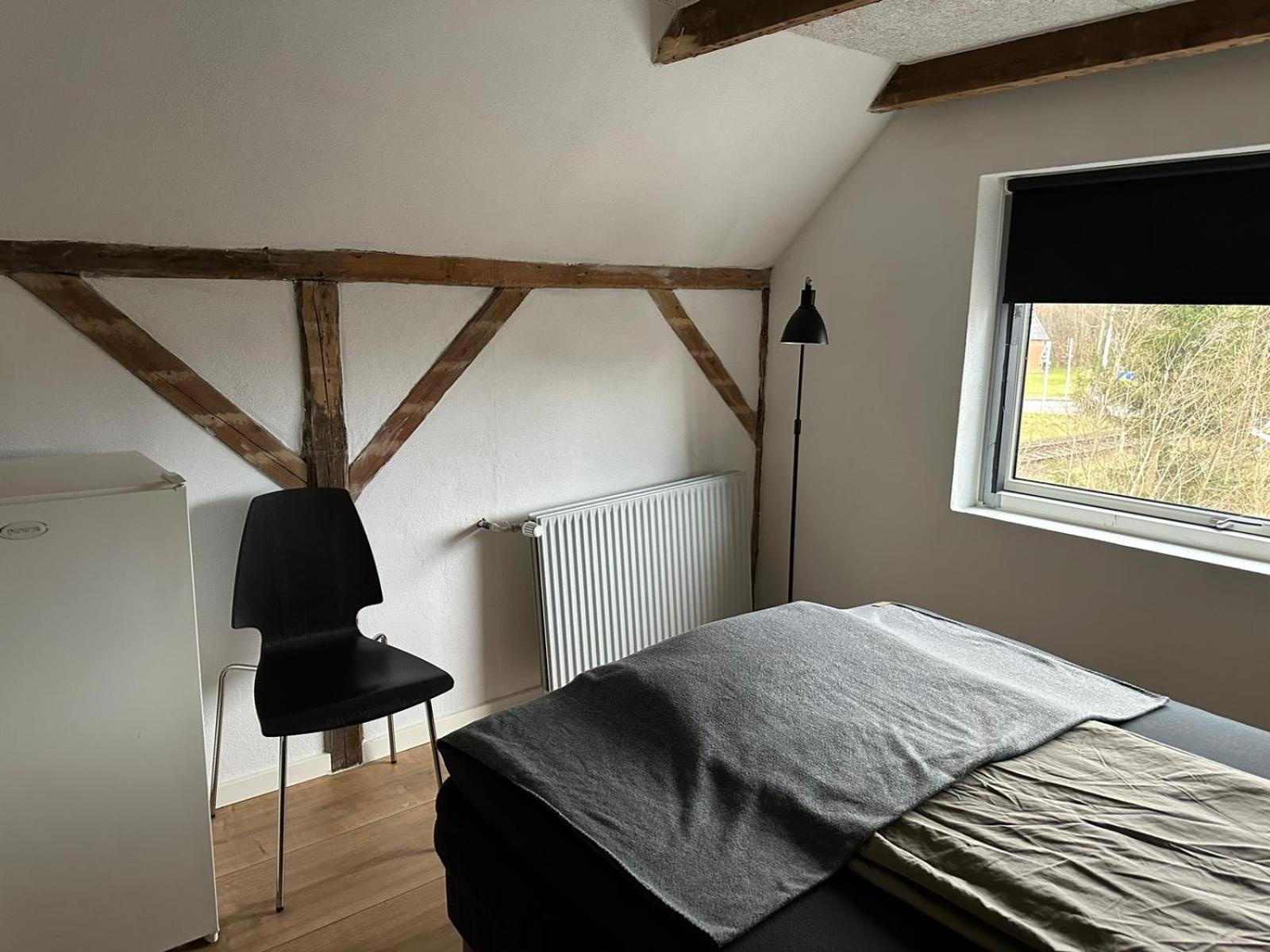 Den Gamel Togstation Hostel Give Bagian luar foto